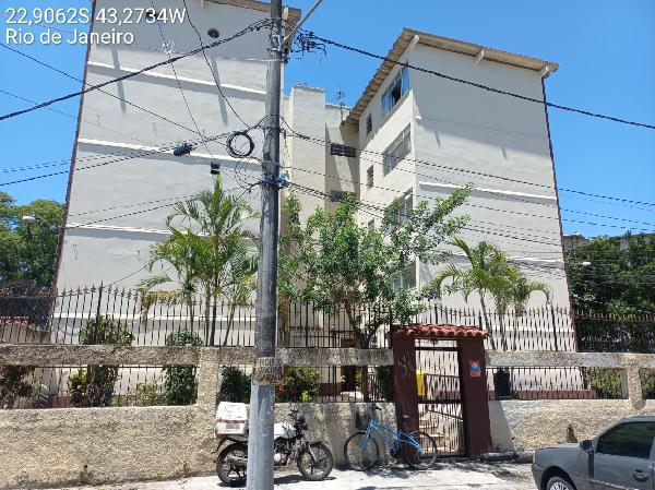 Vende-se em Rio De Janeiro-RJ  apto, 50.00 de área privativa,  2_qto(s), WC, 1_sala(s), cozinha.