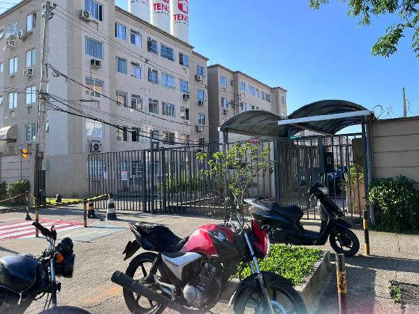 Vende-se em Rio De Janeiro-RJ  apto, 44.00 de área privativa,  2_qto(s), WC, 1_sala(s).