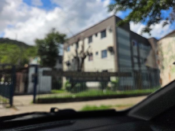 Vende-se em Rio De Janeiro-RJ  apto, 49.00 de área privativa,  2_qto(s), a.serv, WC, 1_sala(s), cozinha.