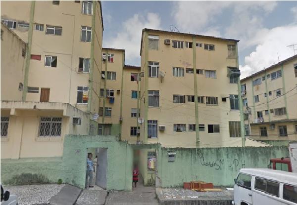 Vende-se em Rio De Janeiro-RJ  apto, 26.00 de área privativa,  2_qto(s), a.serv, WC, 1_sala(s), cozinha.
