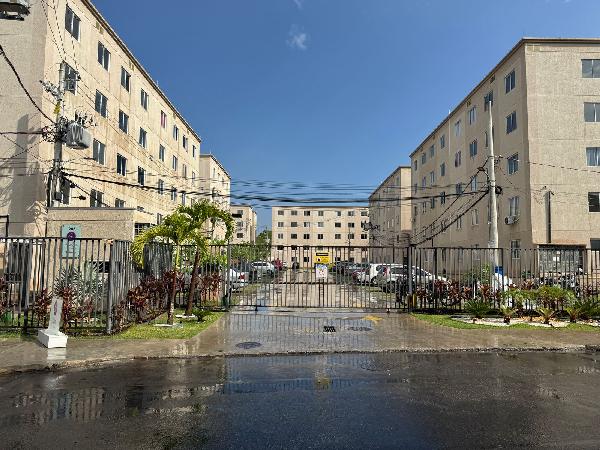 Vende-se em Rio De Janeiro-RJ  apto, 40.00 de área total, 40.00 de área privativa,  2_qto(s), a.serv, WC, 1_sala(s), cozinha.