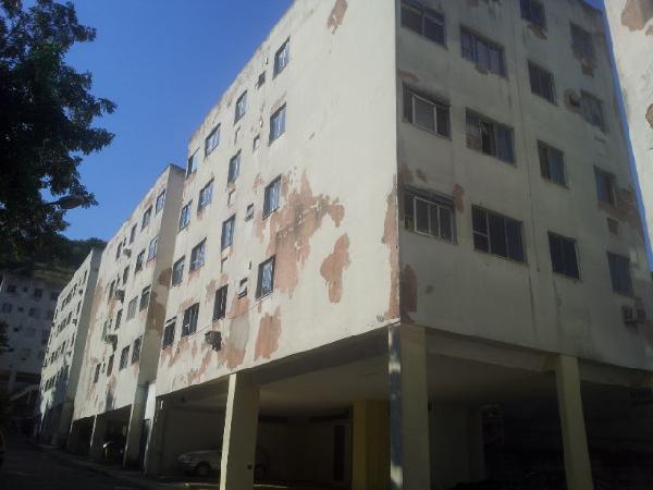 Vende-se em Rio De Janeiro-RJ  apto, 50.00 de área privativa,  2_qto(s), WC, 1_sala(s), cozinha.