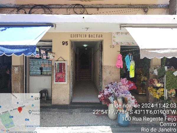 Vende-se em Rio De Janeiro-RJ  apto, 45.00 de área privativa, a.serv, WC, 2_sala(s), cozinha.