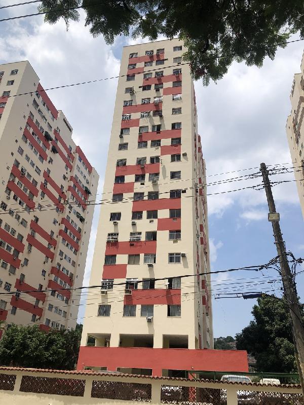Vende-se em Rio De Janeiro-RJ  apto, 48.00 de área privativa,  2_qto(s), WC, 1_sala(s), cozinha.