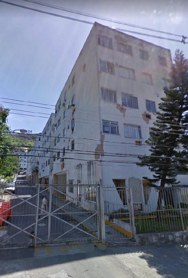 Vende-se em Rio De Janeiro-RJ  apto, 50.00 de área privativa,  2_qto(s), WC, 1_sala(s), cozinha.