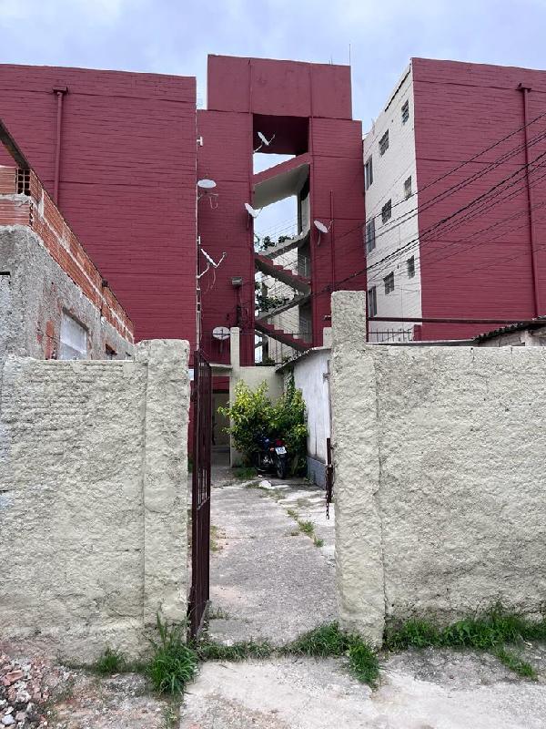 Vende-se em Resende-RJ  apto, 45.68 de área privativa,  2_qto(s), WC, 1_sala(s), cozinha.