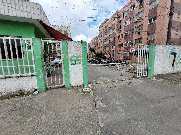 Vende-se em Rio De Janeiro-RJ  apto, 49.00 de área privativa,  2_qto(s), a.serv, WC, 1_sala(s), cozinha, 1_vaga(s) de garagem.