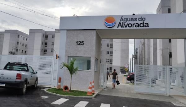 Vende-se em Rio De Janeiro-RJ  apto, 43.87 de área privativa,  2_qto(s), a.serv, WC, 2_sala(s), cozinha.