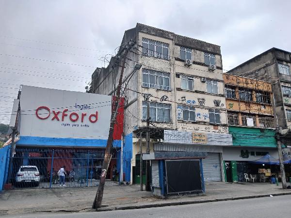 Vende-se em Rio De Janeiro-RJ  apto, 80.00 de área privativa,  2_qto(s), WC, WC Emp, 1_sala(s), DCE, cozinha, Terraco.