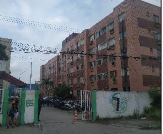 Vende-se em Rio De Janeiro-RJ  apto, 52.00 de área privativa,  2_qto(s), a.serv, WC, 1_sala(s), cozinha.