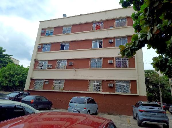 Vende-se em Rio De Janeiro-RJ  apto, 45.00 de área privativa,  2_qto(s), WC, 1_sala(s), cozinha.