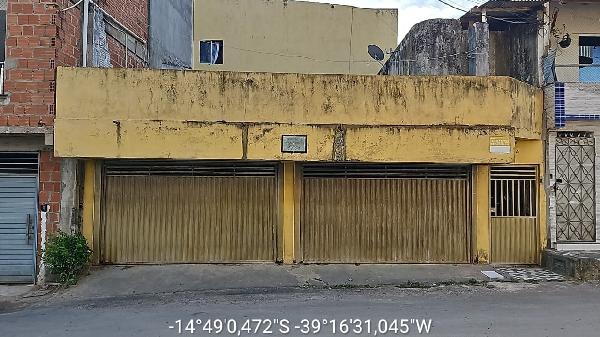 Vende-se em Itabuna-BA  apto, 93.92 de área privativa,  2_qto(s), WC, 1_sala(s), cozinha, 1_vaga(s) de garagem.