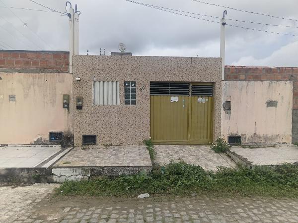 Vende-se em Feira De Santana-BA  Casa, 56.16 de área total, 56.16 de área privativa, 95.00 de área do terreno,  2_qto(s), varanda, WC, 1_sala(s), cozinha, 1_vaga(s) de garagem.