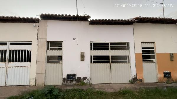 Vende-se em Iacu-BA  Casa, 66.95 de área total, 66.95 de área privativa, 72.50 de área do terreno,  2_qto(s), a.serv, WC, 1_sala(s), cozinha, 1_vaga(s) de garagem.