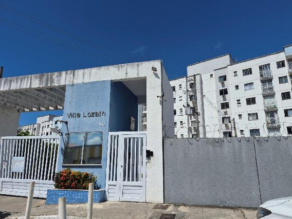Vende-se em Lauro De Freitas-BA  apto, 80.81 de área total, 53.94 de área privativa,  2_qto(s), a.serv, WC, 1_sala(s), cozinha.
