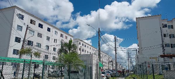 Vende-se em Salvador-BA  apto, 105.63 de área total, 40.53 de área privativa,  2_qto(s), a.serv, WC, 1_sala(s), cozinha.