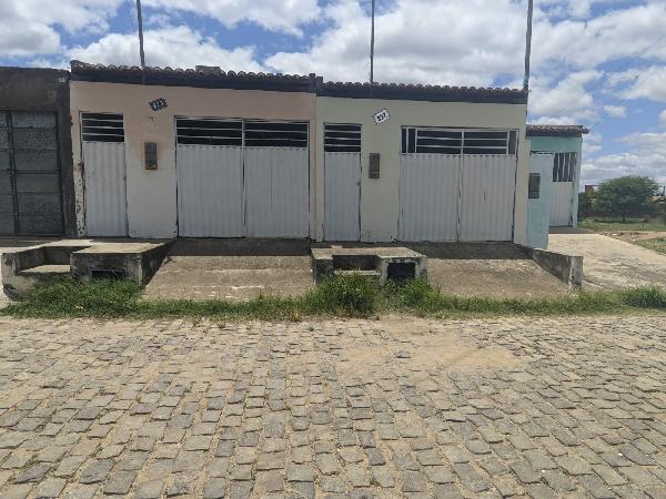 Vende-se em Iacu-BA  Casa, 82.85 de área total, 82.85 de área privativa, 96.00 de área do terreno,  2_qto(s), WC, 1_sala(s), cozinha, 1_vaga(s) de garagem.