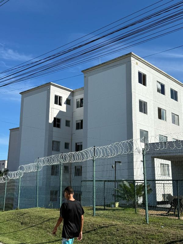 Vende-se em Salvador-BA  apto, 40.53 de área privativa,  2_qto(s), a.serv, WC, 1_sala(s), cozinha.