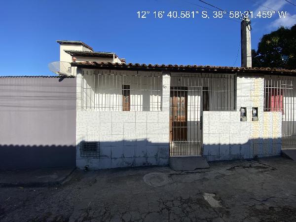Vende-se em Feira De Santana-BA  Casa, 127.40 de área total, 127.40 de área privativa, 200.00 de área do terreno,  1_qto(s), WC, 1_sala(s), cozinha.