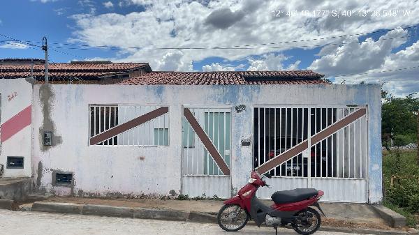Vende-se em Iacu-BA  Casa, 84.56 de área total, 84.56 de área privativa, 152.40 de área do terreno,  2_qto(s), a.serv, WC, 1_sala(s), cozinha, 1_vaga(s) de garagem.