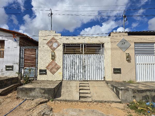 Vende-se em Iacu-BA  Casa, 69.50 de área total, 69.50 de área privativa, 86.00 de área do terreno,  2_qto(s), a.serv, WC, 1_sala(s), cozinha, 1_vaga(s) de garagem.