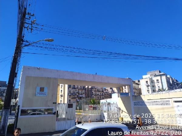 Vende-se em Lauro De Freitas-BA  apto, 175.30 de área total, 93.17 de área privativa,  3_qto(s), varanda, a.serv, WC, 2_sala(s), cozinha, Terraco, 1_vaga(s) de garagem.