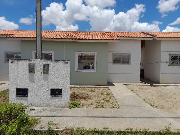 Vende-se em Feira De Santana-BA  Casa, 38.92 de área privativa, 126.14 de área do terreno,  2_qto(s), a.serv, WC, 1_sala(s), cozinha.