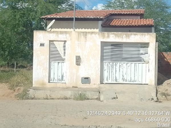 Vende-se em Iacu-BA  Casa, 69.85 de área total, 69.85 de área privativa, 120.00 de área do terreno,  2_qto(s), WC, 1_sala(s), cozinha, 1_vaga(s) de garagem.