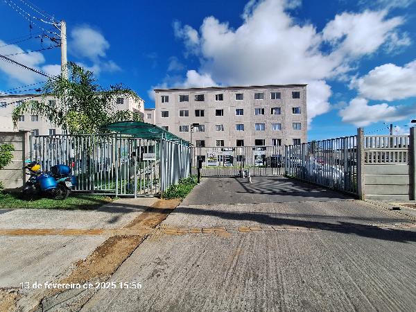 Vende-se em Salvador-BA  apto, 40.53 de área privativa,  2_qto(s), a.serv, WC, 1_sala(s), cozinha.