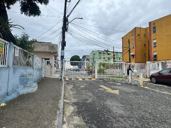 Vende-se em Salvador-BA  apto, 70.12 de área total, 70.12 de área privativa,  3_qto(s), a.serv, WC, WC Emp, 1_sala(s), DCE, cozinha.