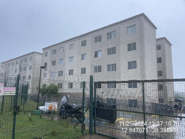 Vende-se em Salvador-BA  apto, 40.53 de área privativa, 0.01 de área do terreno,  2_qto(s), a.serv, WC, 1_sala(s), cozinha.