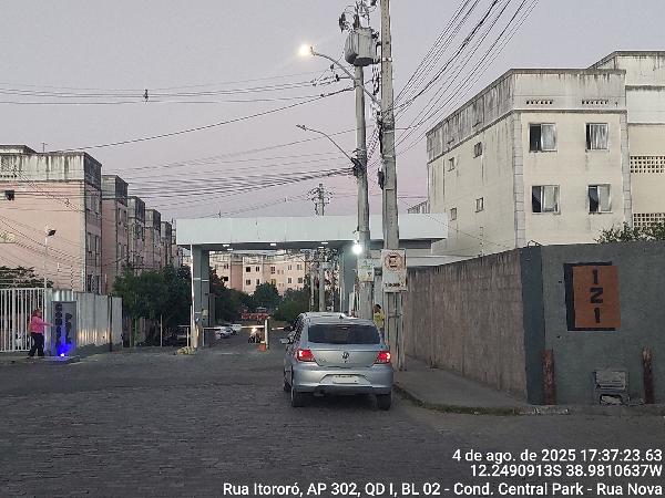 Vende-se em Feira De Santana-BA  apto, 36.40 de área privativa,  2_qto(s), a.serv, WC, 1_sala(s), cozinha.