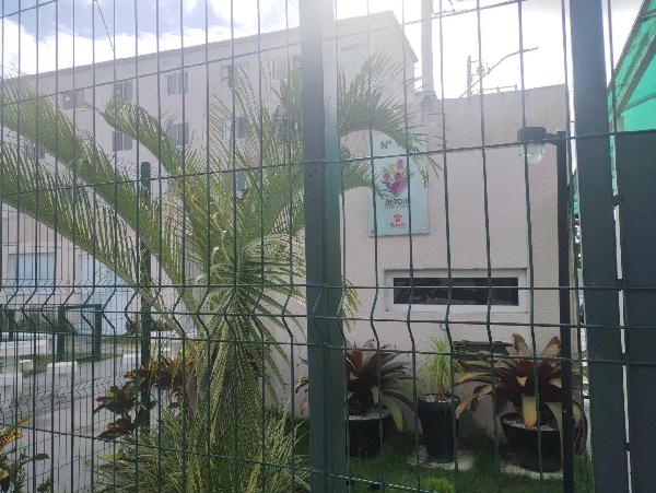 Vende-se em Salvador-BA  apto, 69.57 de área total, 40.53 de área privativa,  2_qto(s), WC, 1_sala(s), cozinha.