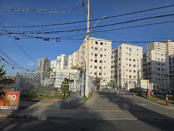 Vende-se em Salvador-BA  apto, 64.49 de área total, 39.60 de área privativa,  2_qto(s), a.serv, WC, 1_sala(s), cozinha, 1_vaga(s) de garagem.