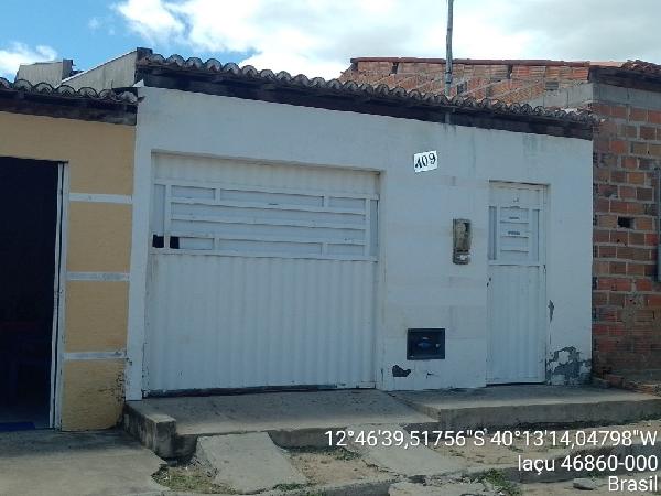 Vende-se em Iacu-BA  Casa, 80.50 de área total, 80.50 de área privativa, 100.00 de área do terreno,  2_qto(s), WC, 1_sala(s), cozinha, 1_vaga(s) de garagem.