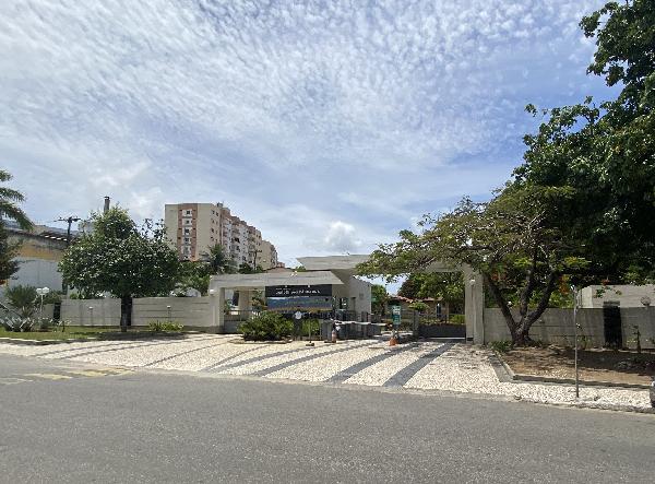 Vende-se em Lauro De Freitas-BA  Casa, 344.00 de área total, 344.00 de área privativa, 565.00 de área do terreno,  4_qto(s), varanda, a.serv, WC, WC Emp, 2_sala(s), DCE, 2_vaga(s) de garagem.