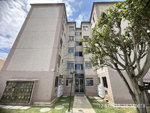 Vende-se em Lauro De Freitas-BA  apto, 99.25 de área total, 40.53 de área privativa,  2_qto(s), a.serv, WC, 1_sala(s), cozinha.