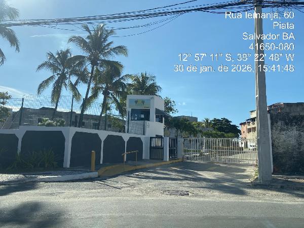 Vende-se em Salvador-BA  apto, 163.23 de área total, 146.75 de área privativa,  3_qto(s), a.serv, WC, WC Emp, 1_sala(s), 1 lavabo(s), DCE, cozinha, 1_vaga(s) de garagem.