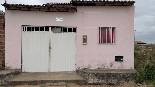 Vende-se em Iacu-BA  Casa, 65.85 de área privativa, 93.14 de área do terreno,  2_qto(s), a.serv, WC, 1_sala(s), cozinha, 1_vaga(s) de garagem.