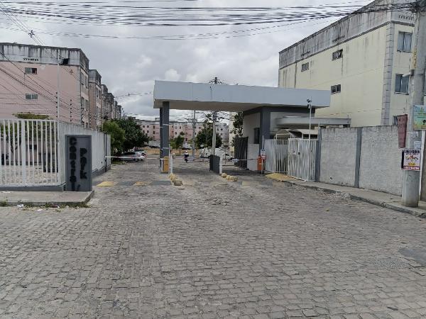 Vende-se em Feira De Santana-BA  apto, 42.91 de área privativa,  2_qto(s), a.serv, WC, 1_sala(s), cozinha.