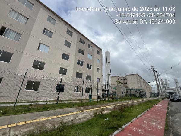 Vende-se em Salvador-BA  apto, 70.47 de área total, 40.53 de área privativa,  2_qto(s), a.serv, WC, 1_sala(s), cozinha.