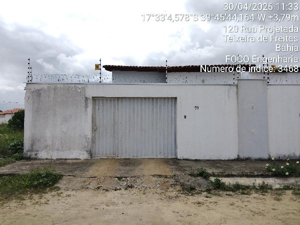 Vende-se em Teixeira De Freitas-BA  Casa, 61.10 de área total, 61.10 de área privativa, 200.00 de área do terreno,  2_qto(s), a.serv, WC, 1_sala(s), cozinha.