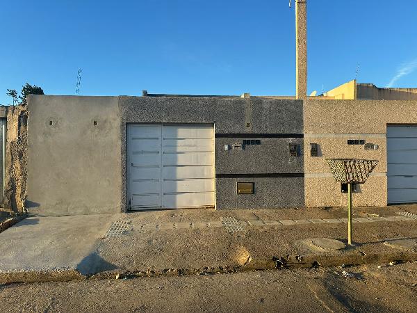 Vende-se em Vitoria Da Conquista-BA  Casa, 54.14 de área total, 54.14 de área privativa, 90.00 de área do terreno,  2_qto(s), a.serv, WC, 1_sala(s), cozinha.
