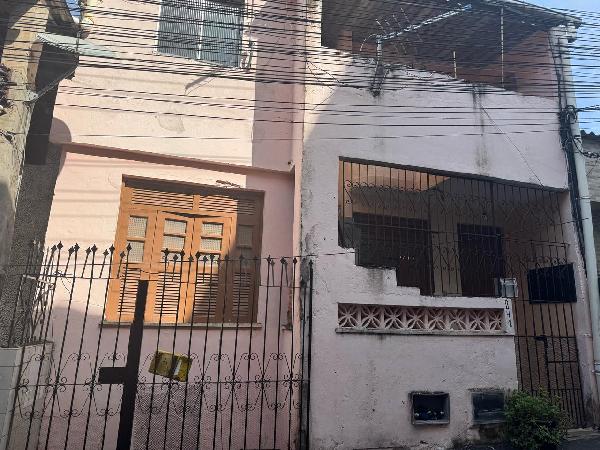 Vende-se em Salvador-BA  apto, 34.00 de área total, 34.00 de área privativa,  2_qto(s), WC, 1_sala(s), cozinha.