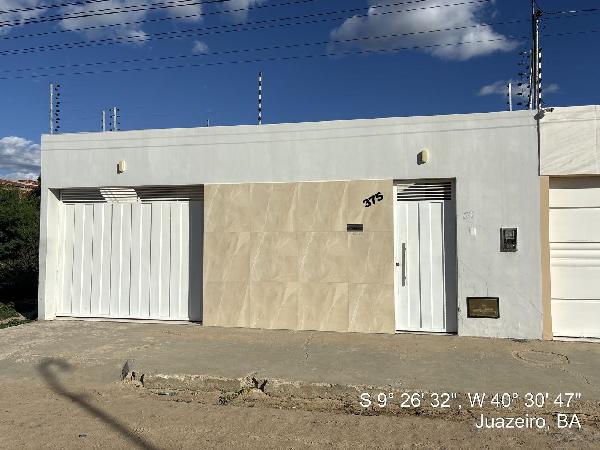 Vende-se em Juazeiro-BA  Casa, 50.45 de área total, 50.45 de área privativa, 125.00 de área do terreno,  2_qto(s), a.serv, WC, 1_sala(s), cozinha, 1_vaga(s) de garagem.
