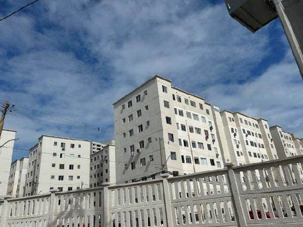 Vende-se em Salvador-BA  apto, 64.49 de área total, 39.60 de área privativa,  2_qto(s), a.serv, WC, 1_sala(s), cozinha.