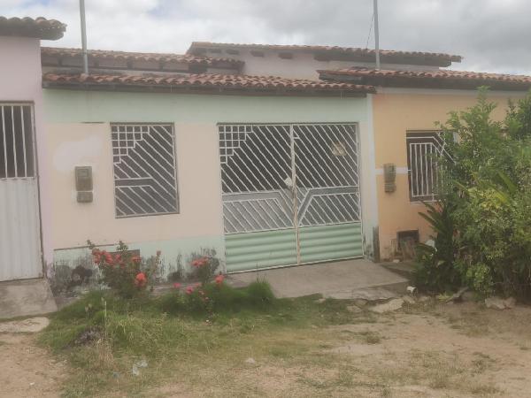 Vende-se em Iacu-BA  Casa, 62.98 de área privativa, 90.76 de área do terreno,  2_qto(s), a.serv, WC, 1_sala(s), cozinha.