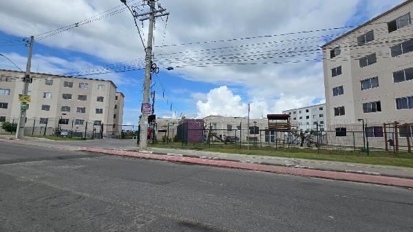 Vende-se em Salvador-BA  apto, 70.96 de área total, 40.53 de área privativa,  2_qto(s), a.serv, WC, 1_sala(s), cozinha.