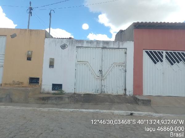 Vende-se em Iacu-BA  Casa, 71.28 de área total, 71.28 de área privativa, 83.43 de área do terreno,  2_qto(s), WC, 1_sala(s), cozinha, 1_vaga(s) de garagem.