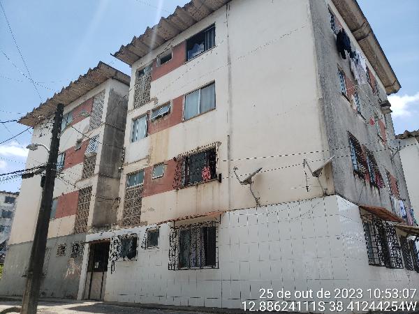 Vende-se em Salvador-BA  apto, 42.05 de área privativa,  2_qto(s), a.serv, WC, 1_sala(s), cozinha.